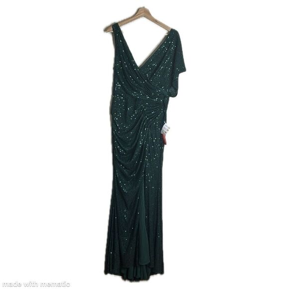 Ieena Mac Duggal 26988 - V-Neck Cowl Back Gown dress in emerald green size 8 - Picture 3 of 14